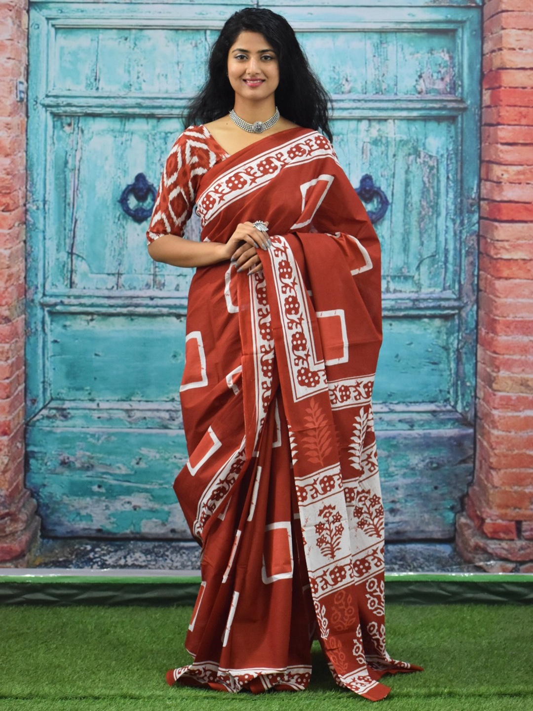 

TROPWEAR Pure Cotton Block Print Saree, Rust