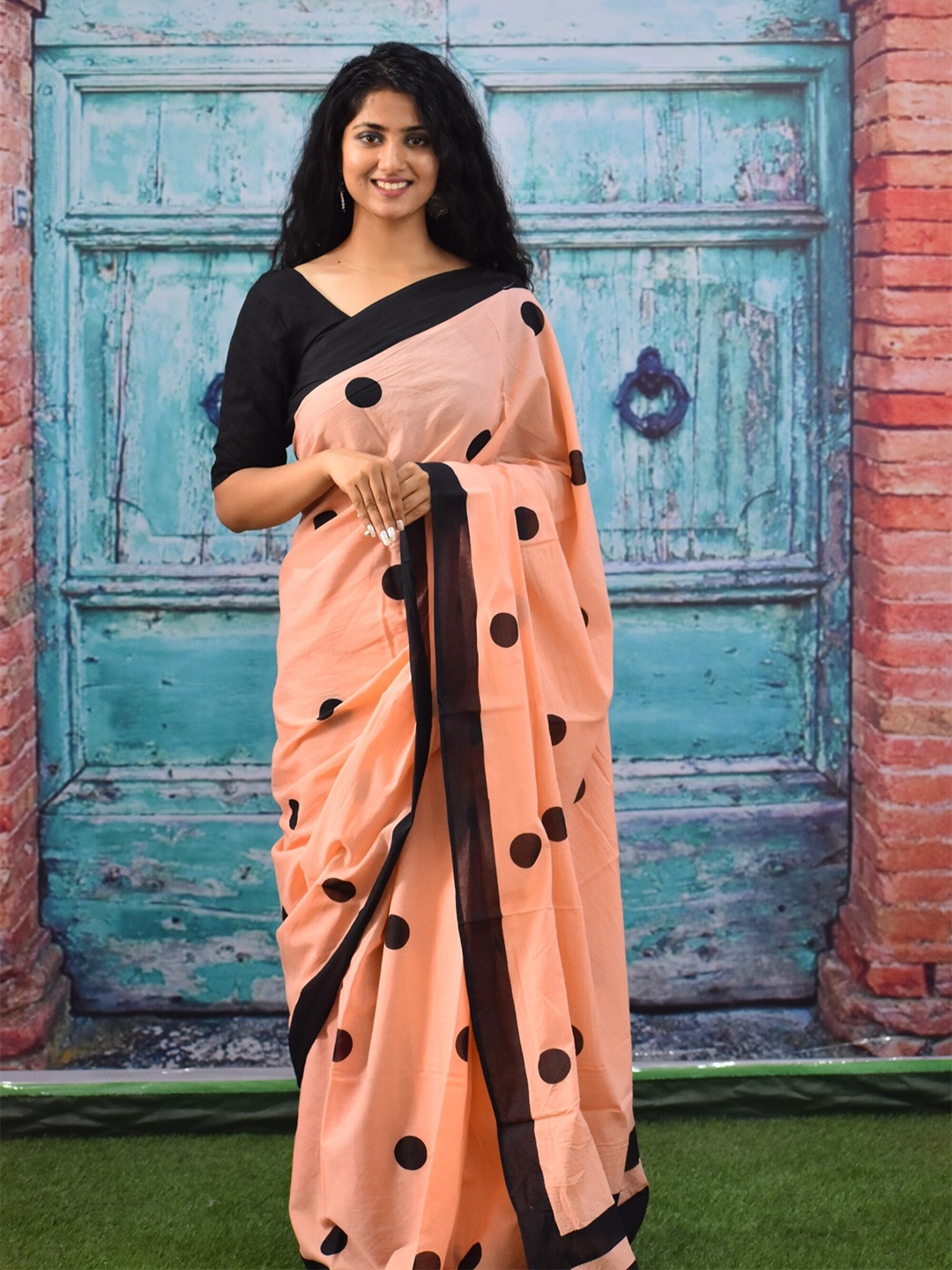 

TROPWEAR Geometric Pure Cotton Block Print Saree, Peach