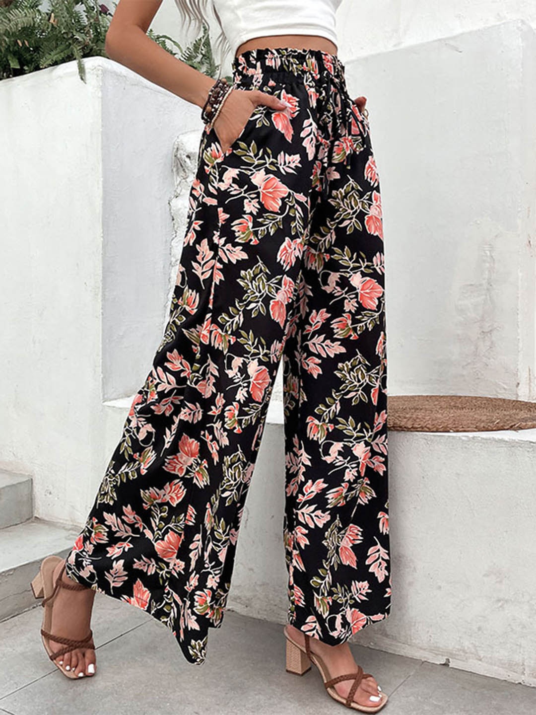 

StyleCast Black Floral Printed Flared Palazzos