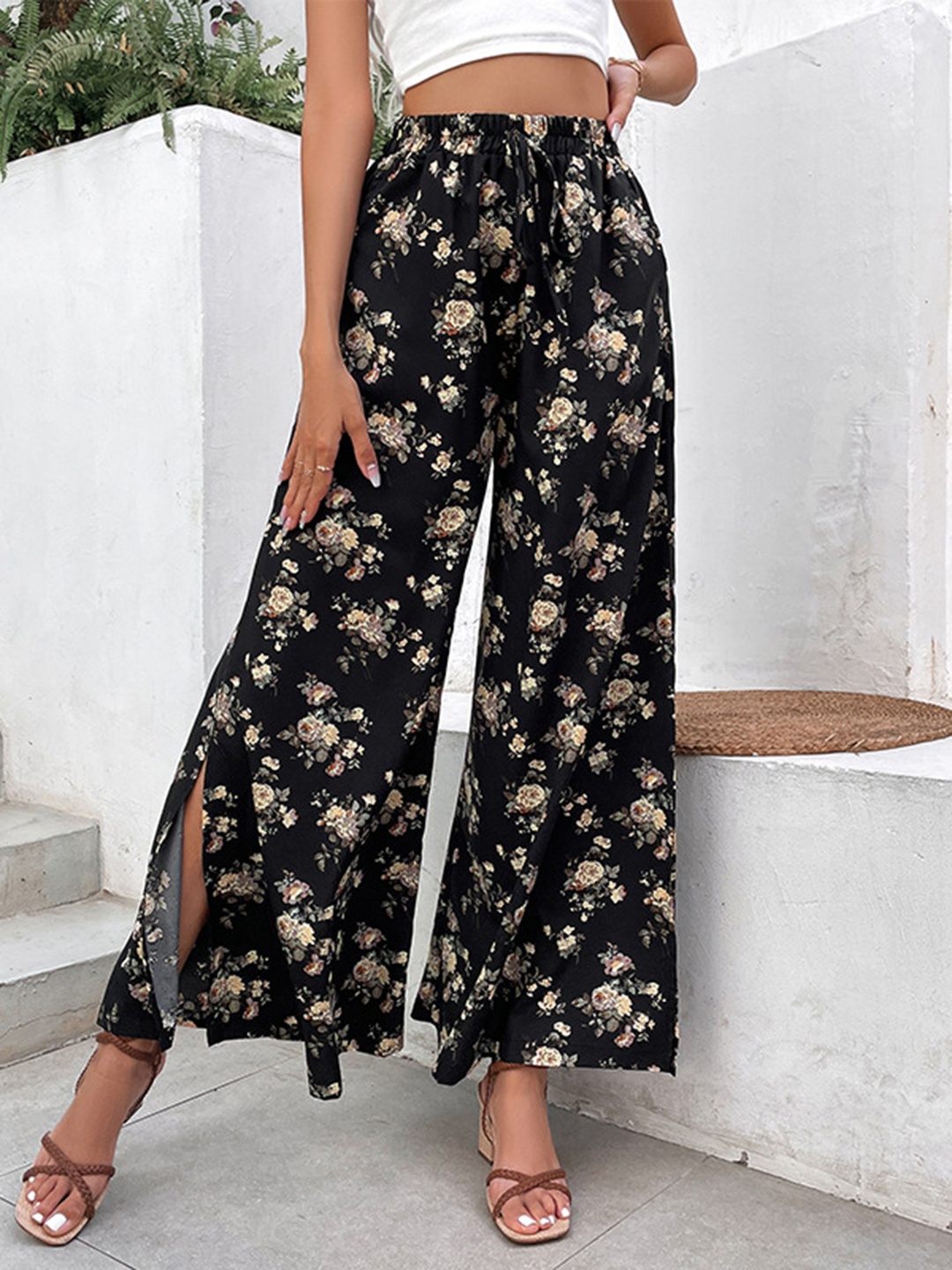 

StyleCast Women Floral Printed Flared Palazzos, Black