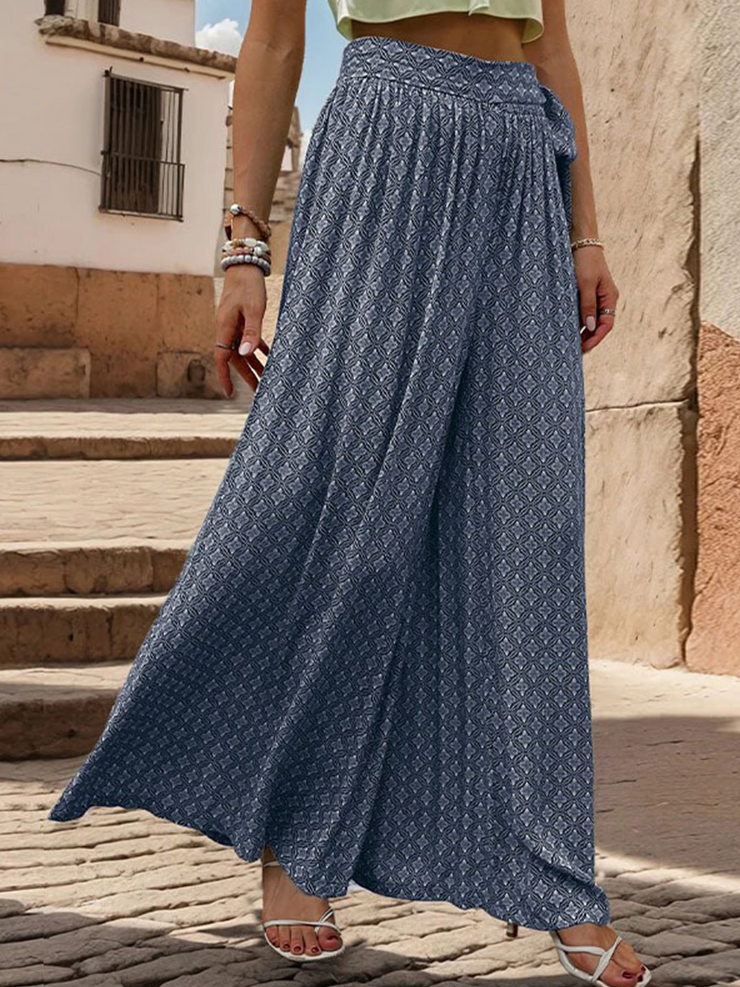 

StyleCast Blue Geometric Printed Cotton Flared Palazzos