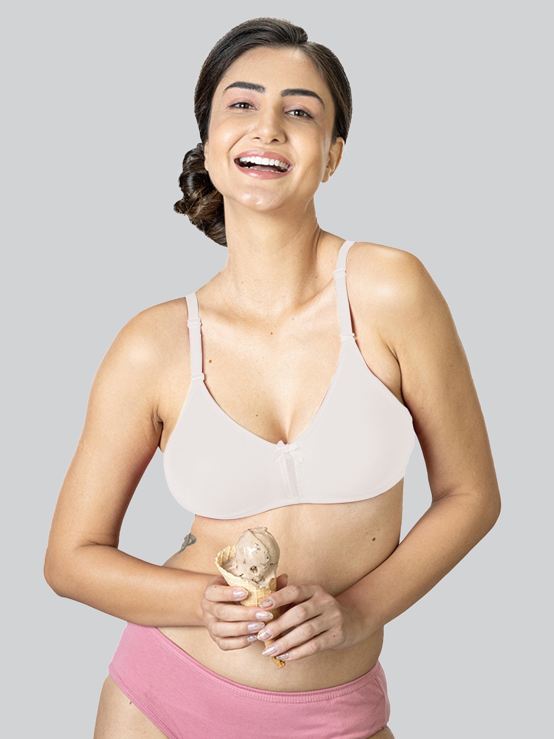 

LYRA Bra Medium Coverage Non-Wired Non Padded, White