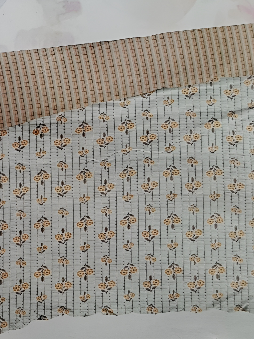

Signature White & Brown Floral Mild Winter Cotton 210 GSM Double Bed Dohar