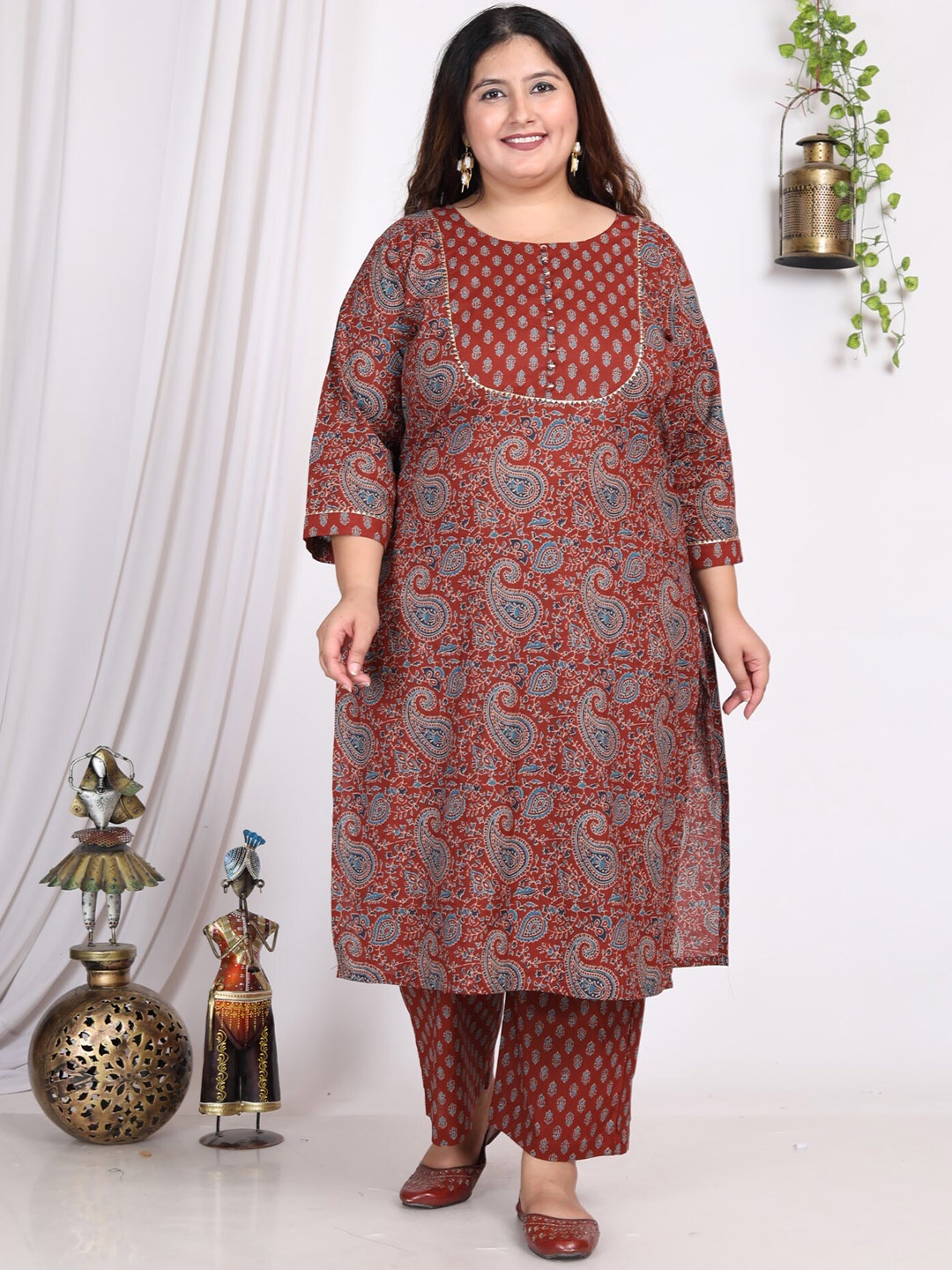 

KALINI Plus Size Paisley Printed Pure Cotton Kurta with Trousers & Dupatta, Maroon