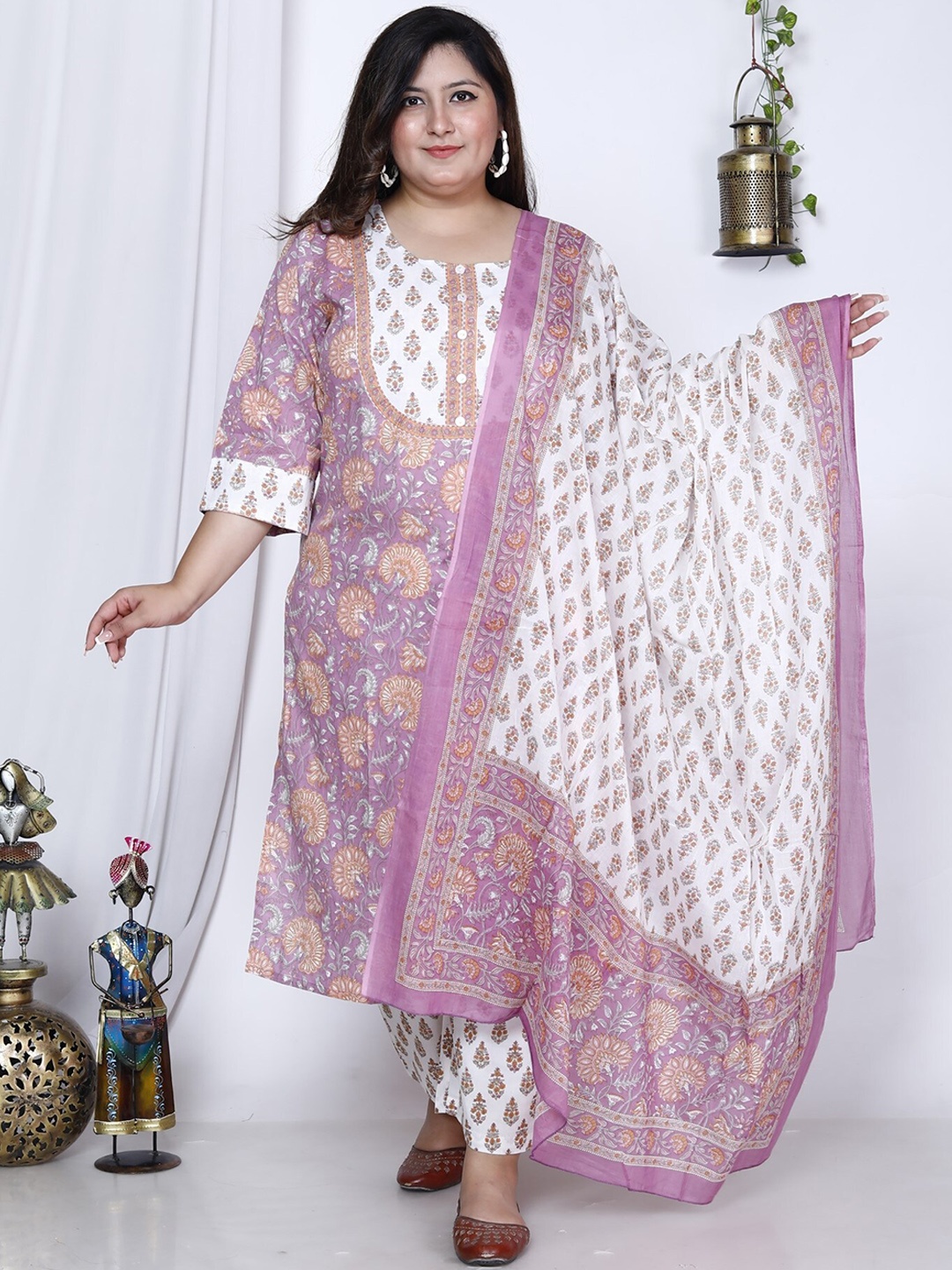 

KALINI Plus Size Floral Printed Pure Cotton Kurta with Trousers & Dupatta, Purple