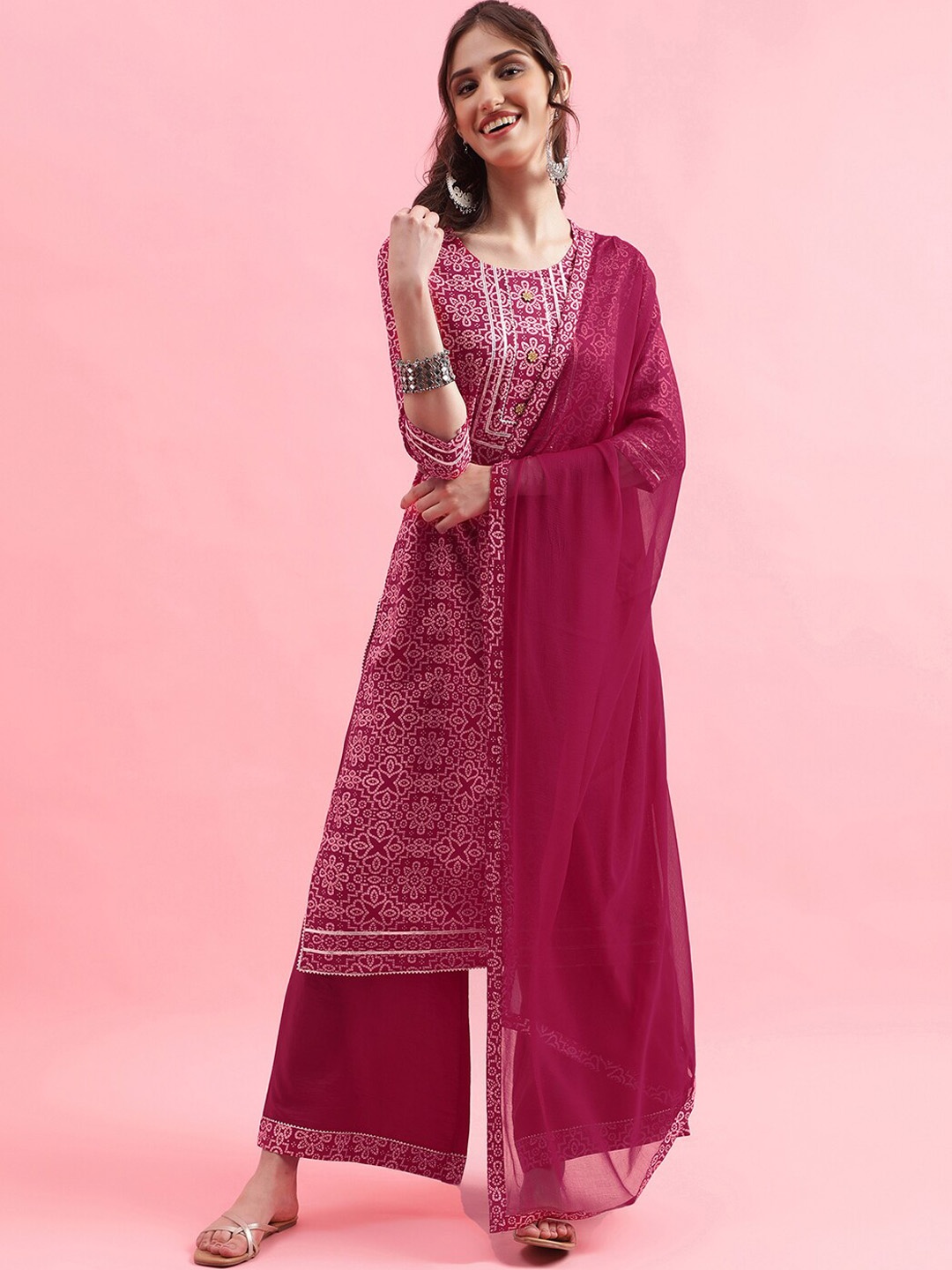 

SKYLEE Bandhani Printed Regular Gotta Patti Kurta With Palazzos & Dupatta, Pink