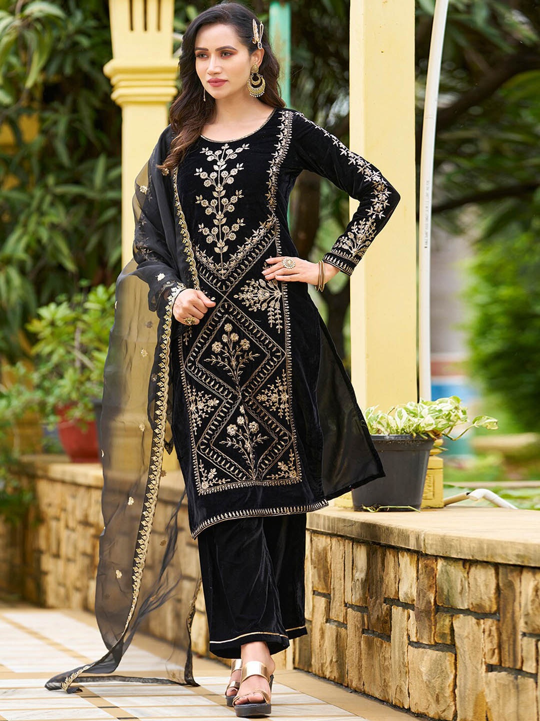 

KALINI Floral Embroidered Regular Thread Work Velvet Kurta with Trousers & Dupatta, Black