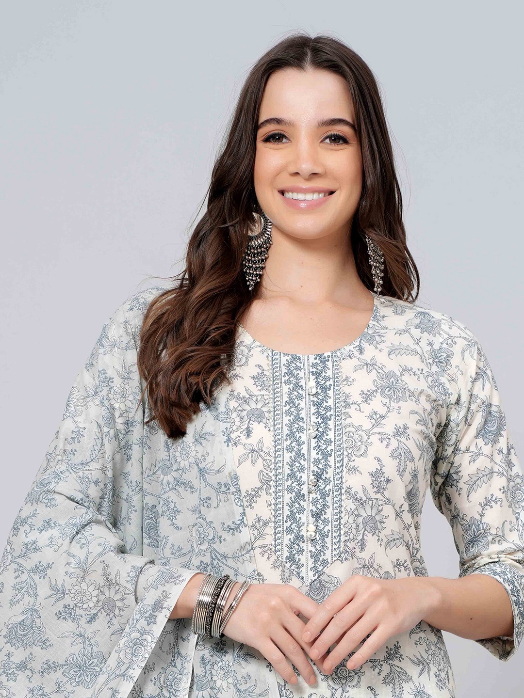 JAHIDA COMFORT WITH STYLE Ethnic Motifs Printed Gotta Patti Pure Cotton Kurta Set, White