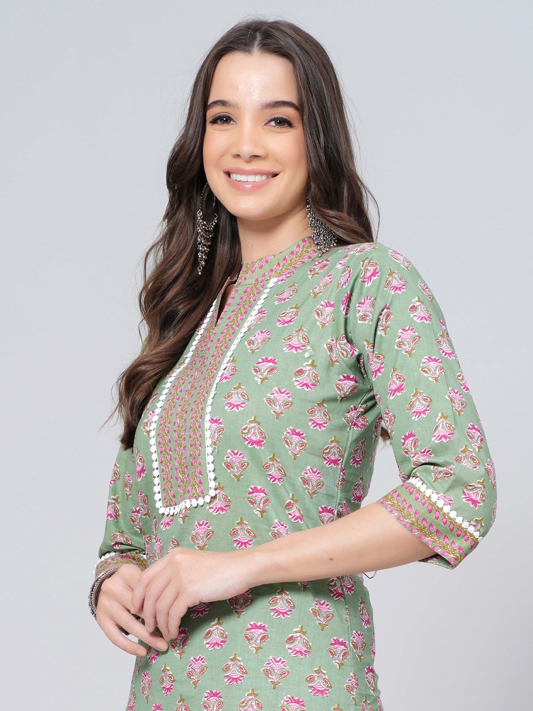 

JAHIDA COMFORT WITH STYLE Women Floral Printed Regular Pure Cotton Kurti with Pyjamas, Green