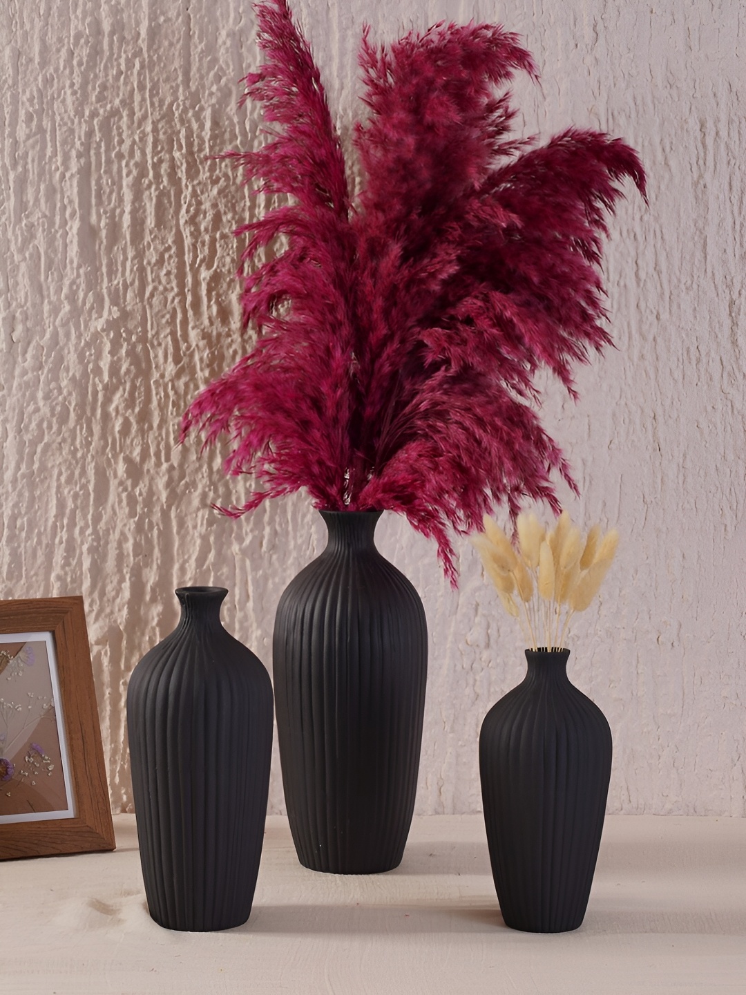 

PUREZENTO Saroi Black 3 Pieces Textured Ceramic Flower Vases