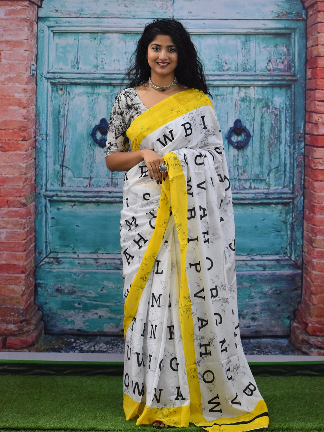 

TROPWEAR Pure Cotton Block Print Saree, Yellow