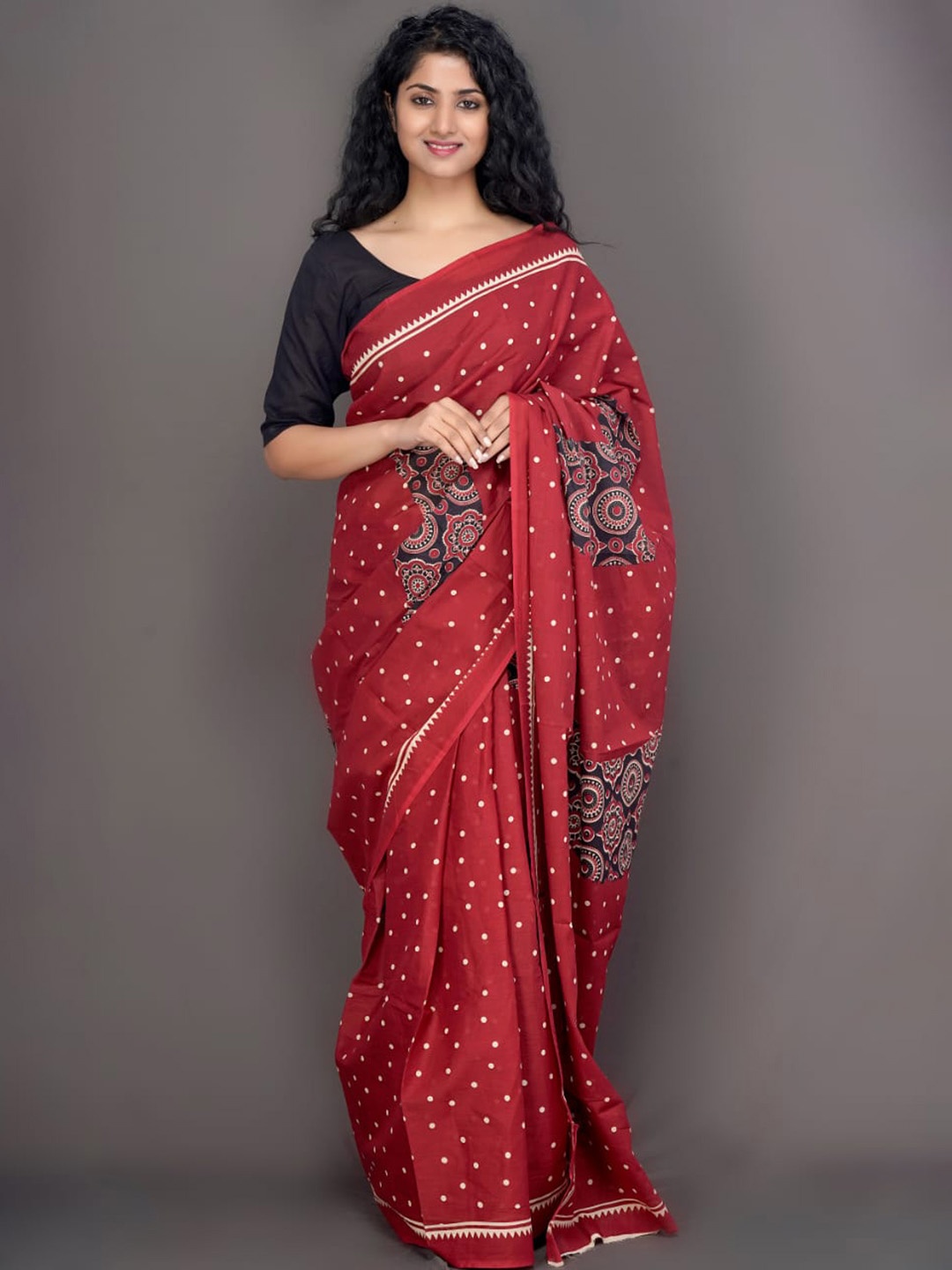 

TROPWEAR Ethnic Motifs Printed Mulmul Cotton Block Print Saree, Maroon