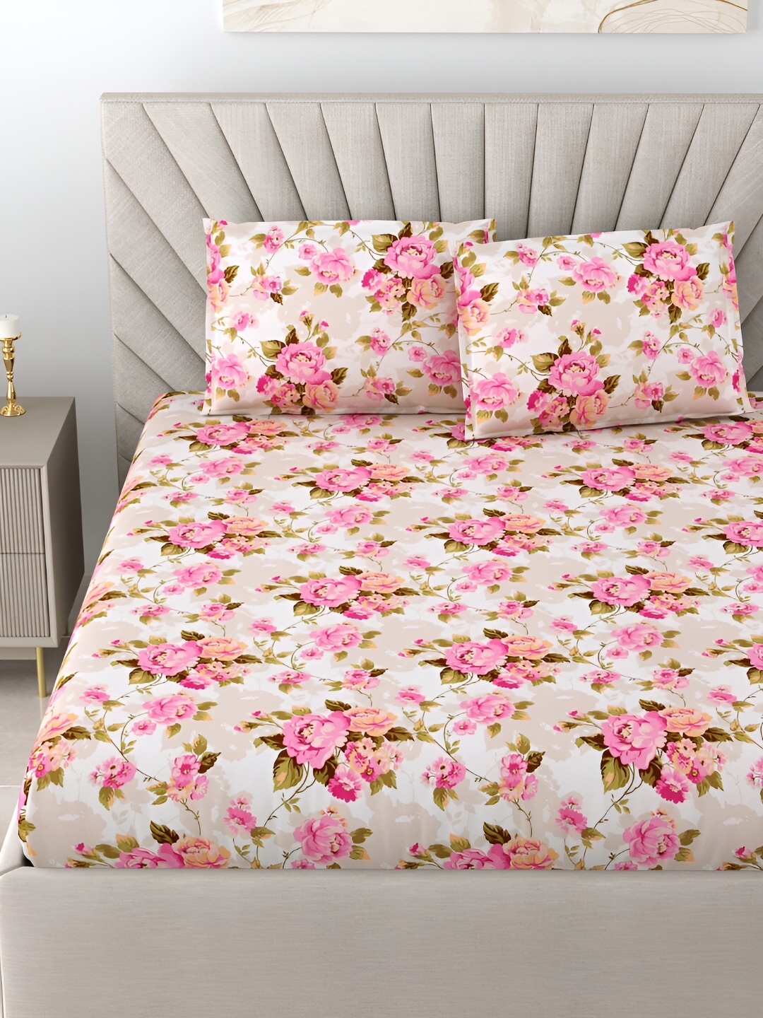 

BOMBAY DYEING Pink & White Floral Printed Cotton 144 TC King Bedsheet with 2 Pillow Covers