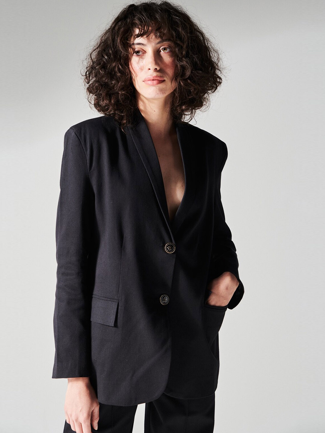 

SOTBELLA Tailored Fit Solid Single-Breasted Formal Blazers, Black