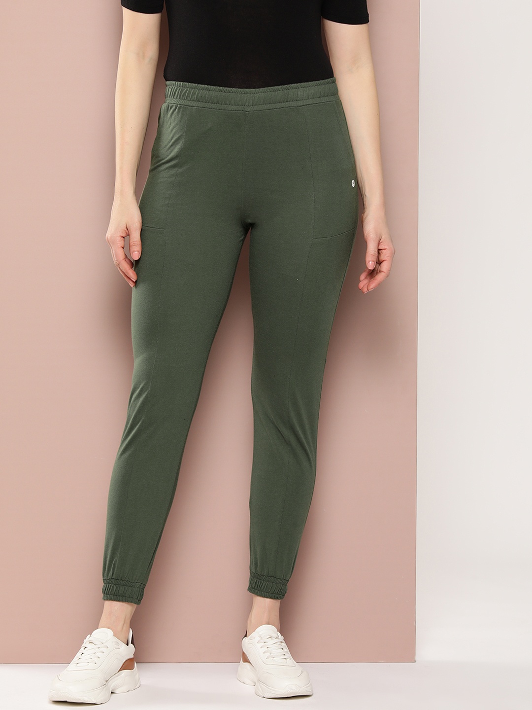 

Femea Slim Fit Joggers, Olive