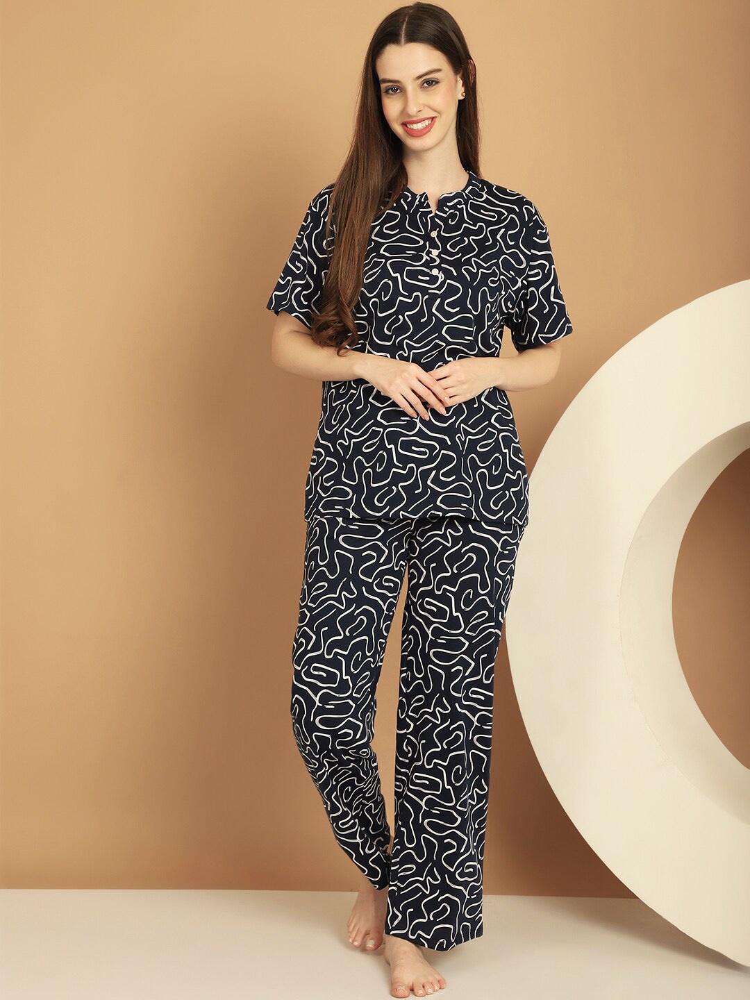 

Kanvin Navy Blue Abstract Printed Pure Cotton Night Suit