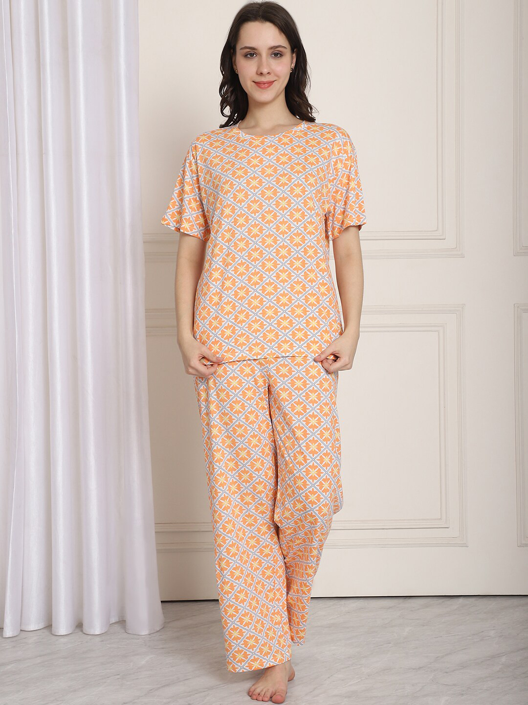 

Kanvin Geometric Printed Night Suit, Orange