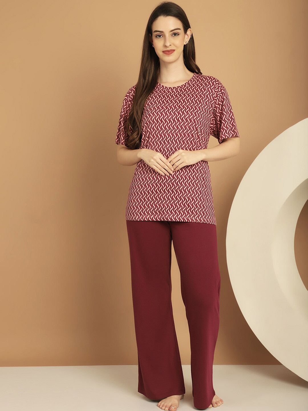 

Kanvin Abstract Printed Round Neck Night suit, Red