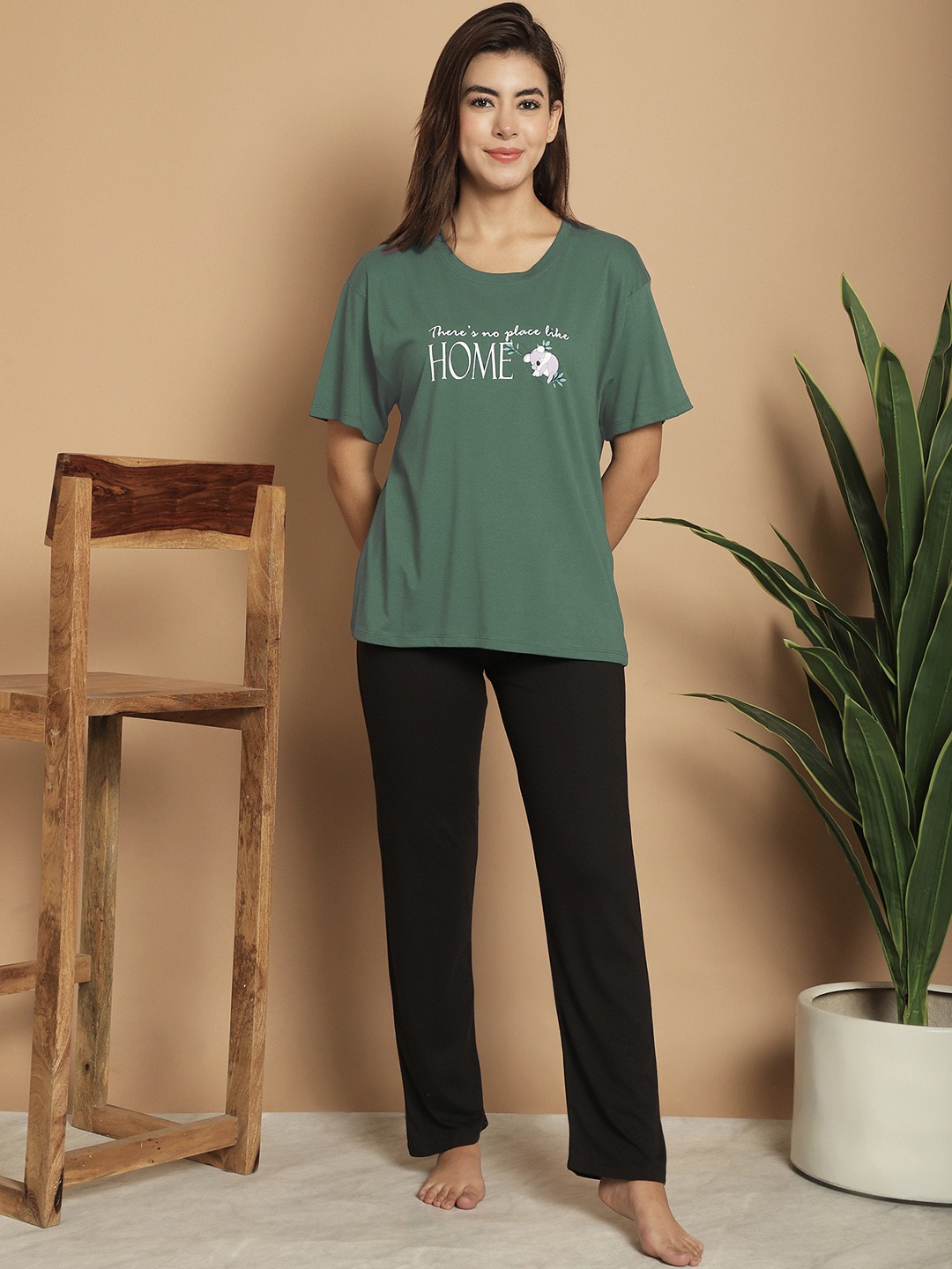 

Kanvin Typography Printed Round Neck Night suit, Teal