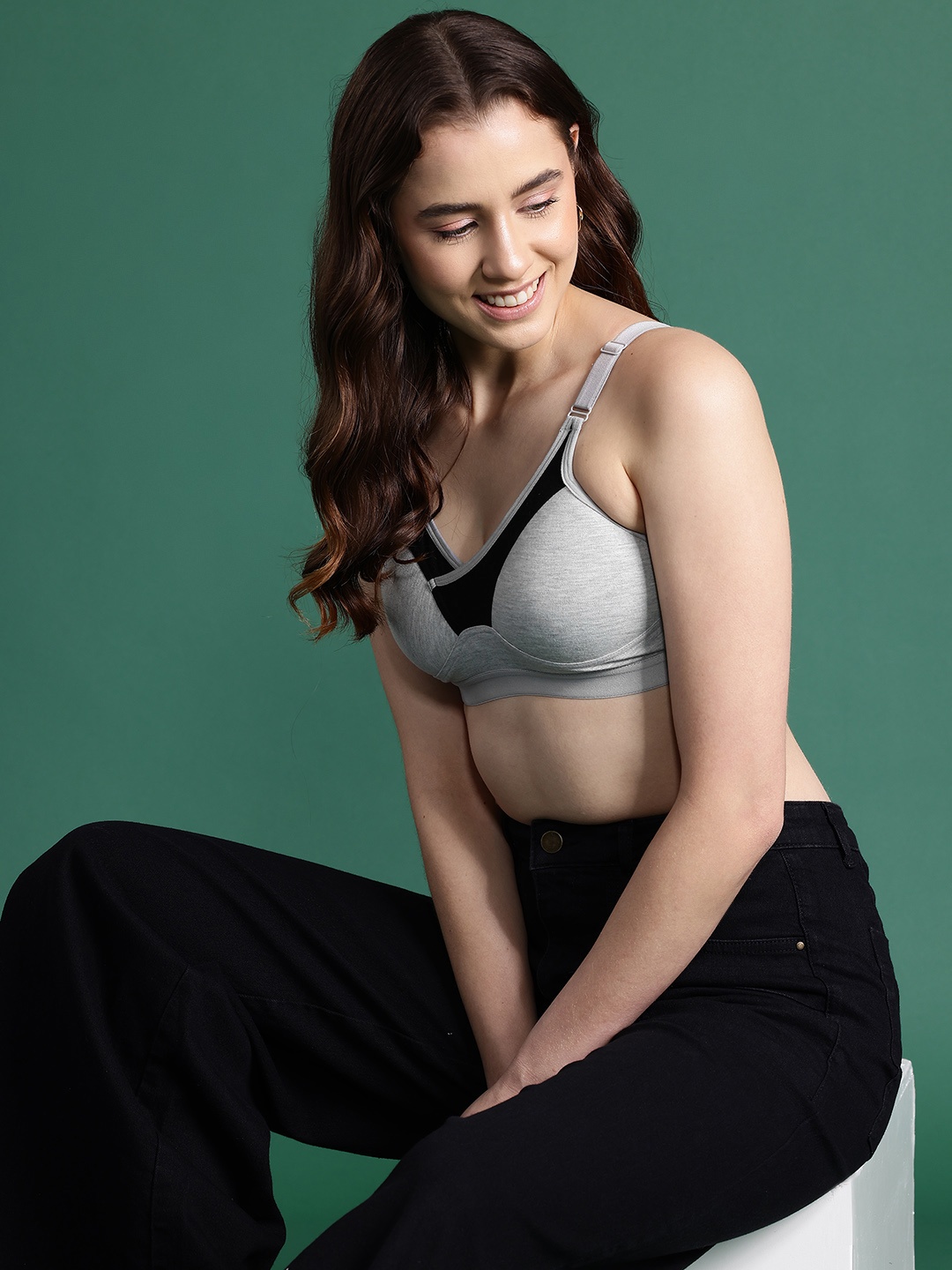 

DressBerry Colourblocked Full Coverage Lightly Padded Workout Bra DVN-006, Grey