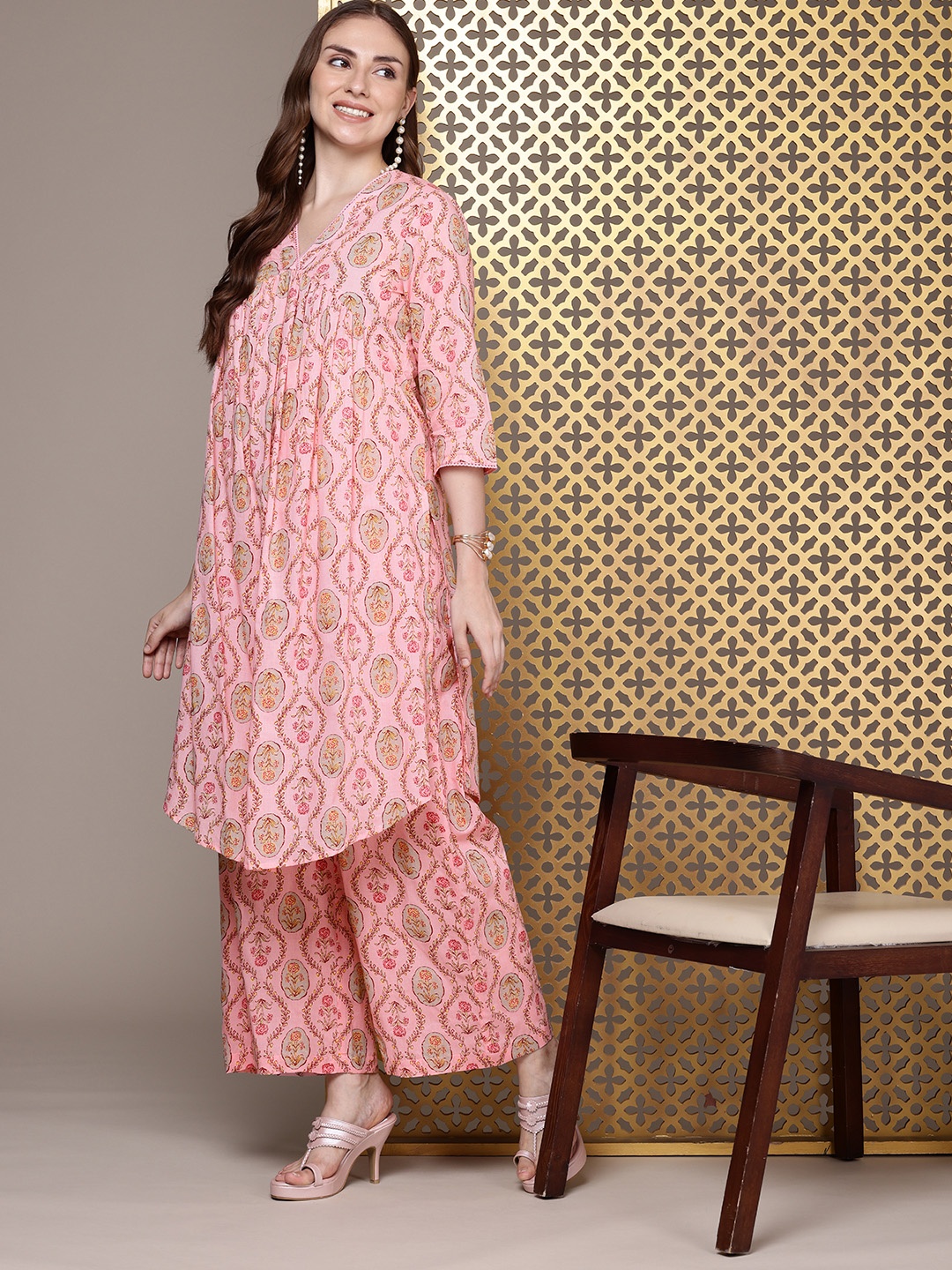 

House of Pataudi Jashn Ethnic Motifs Printed Pleated Pure Cotton Kurta with Palazzos, Pink