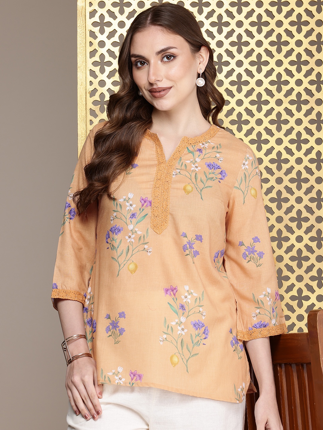 

House of Pataudi Jashn Floral Printed Short Kurti, Brown