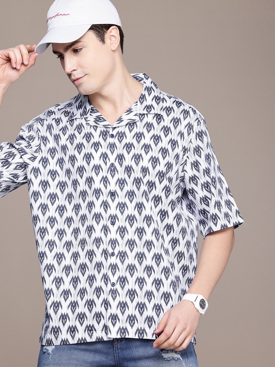 

FCUK Pure Cotton Geometric Printed Relaxed Fit Casual Shirt, White
