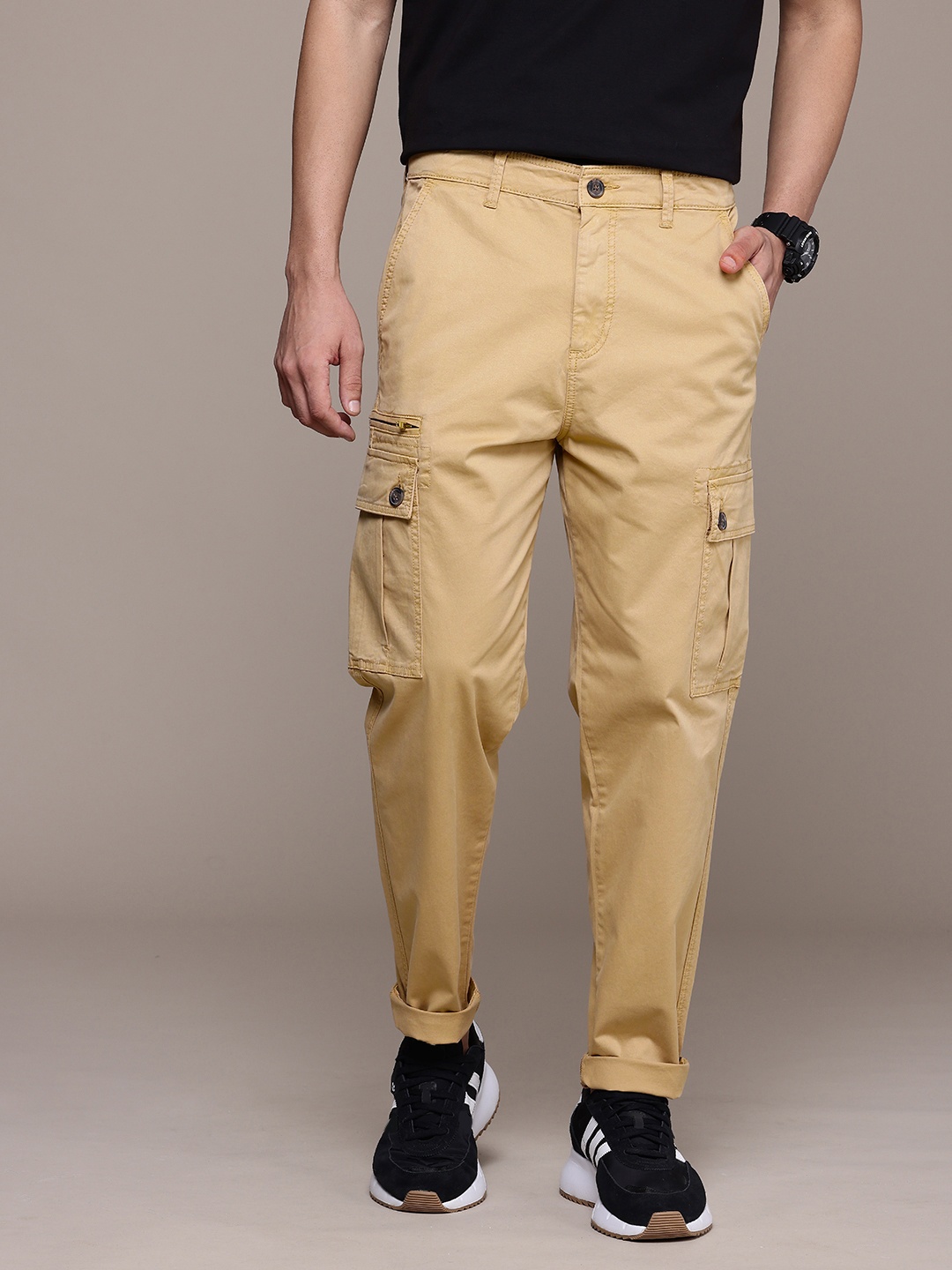 

FCUK Men Relaxed Fit Cargos Trousers, Khaki