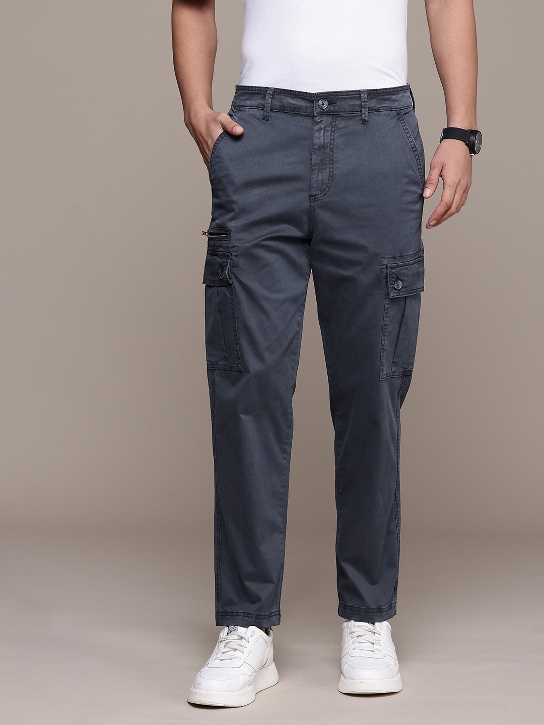 

FCUK Men Relaxed Fit Cargos Trousers, Navy blue