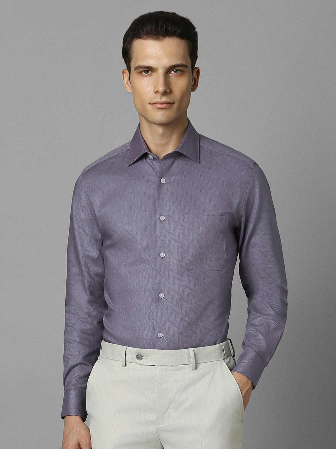 

Louis Philippe Regular Fit Long Sleeves Spread Collar Cotton Opaque Formal Shirt, Purple