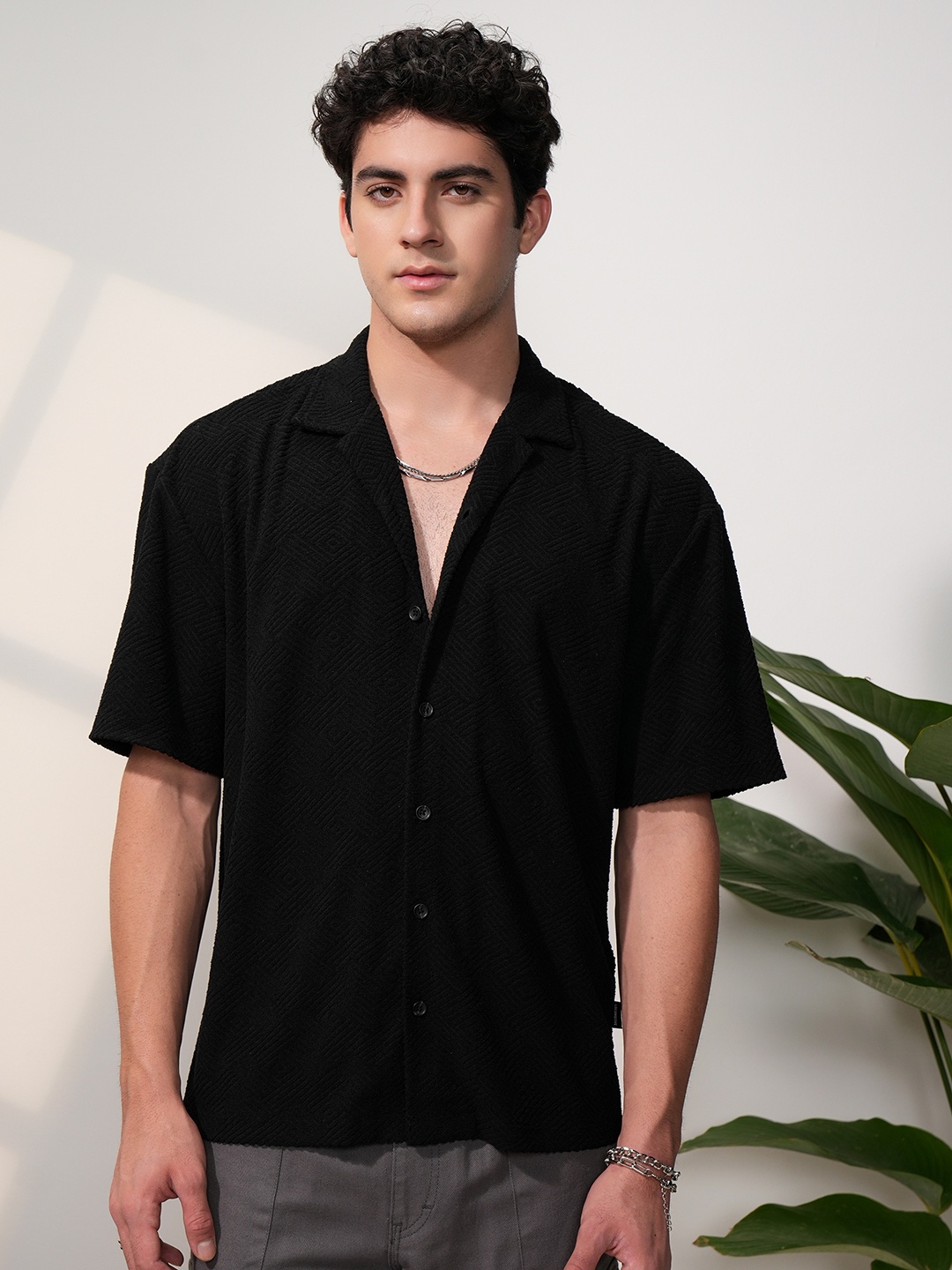

LOCOMOTIVE Men Premium Terry Towel Oversized Dropshoulder Cuban Collar Shirt, Black