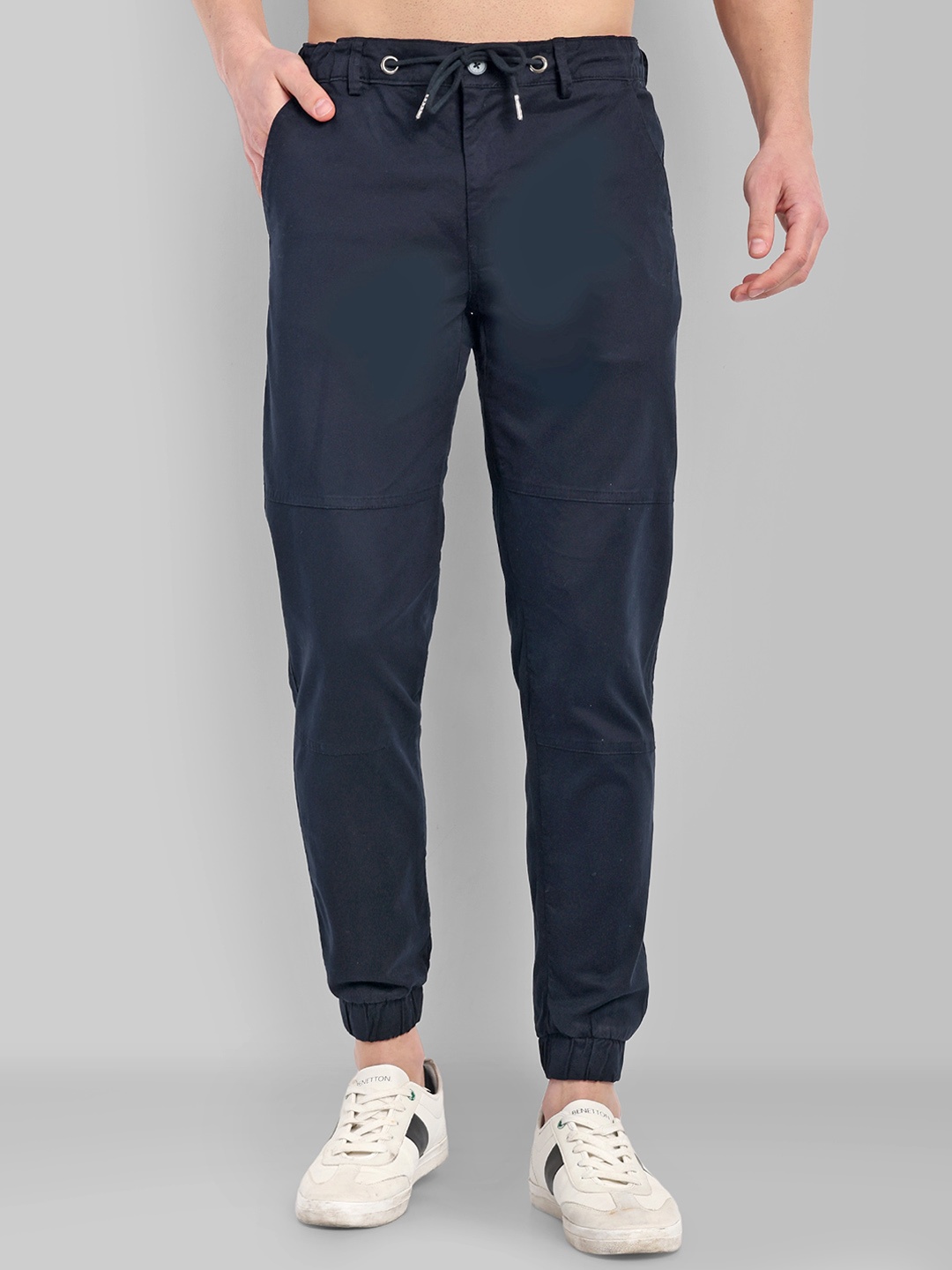 

TOMHIDDLE Men Tailored Mid Rise Pure Cotton Joggers, Black
