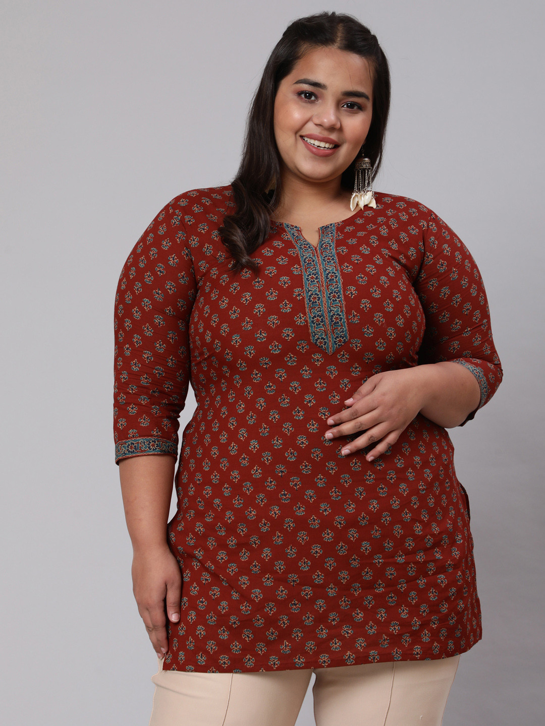 

Nayo Plus Size Floral Printed Pure Cotton Straight Kurti, Maroon