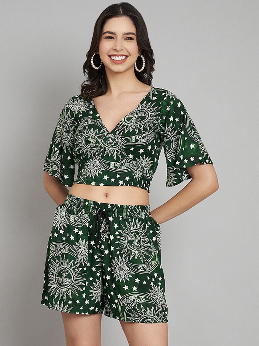 

VELDRESS V-Neck Printed Crop Top And Shorts, Green
