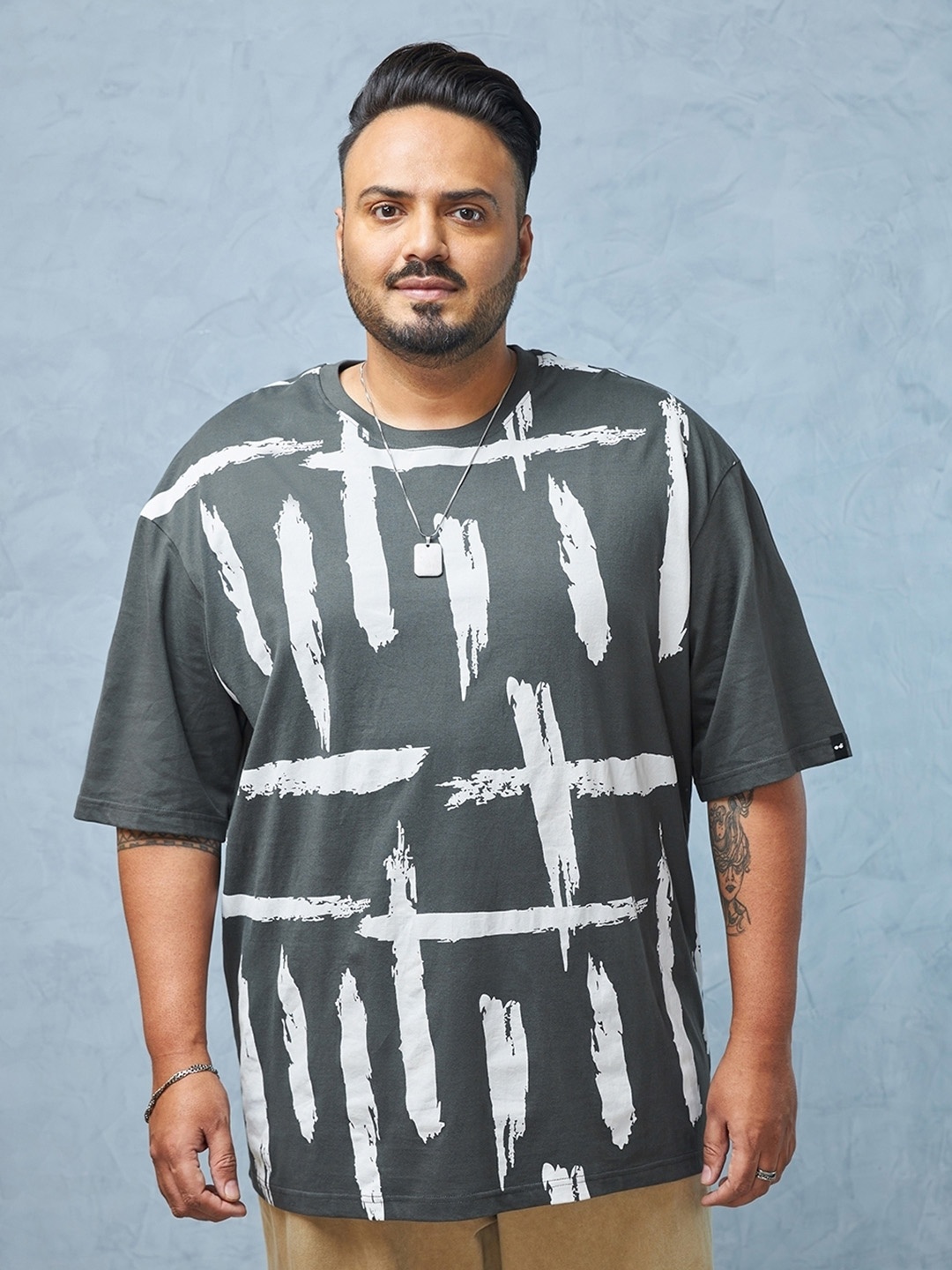 

Bewakoof Plus Abstract Printed Drop-Shoulder Sleeves Oversized Cotton T-shirt, Grey