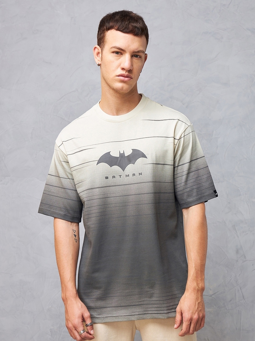 

Bewakoof Batman Printed Drop-Shoulder Sleeves Oversized Cotton T-shirt, Beige