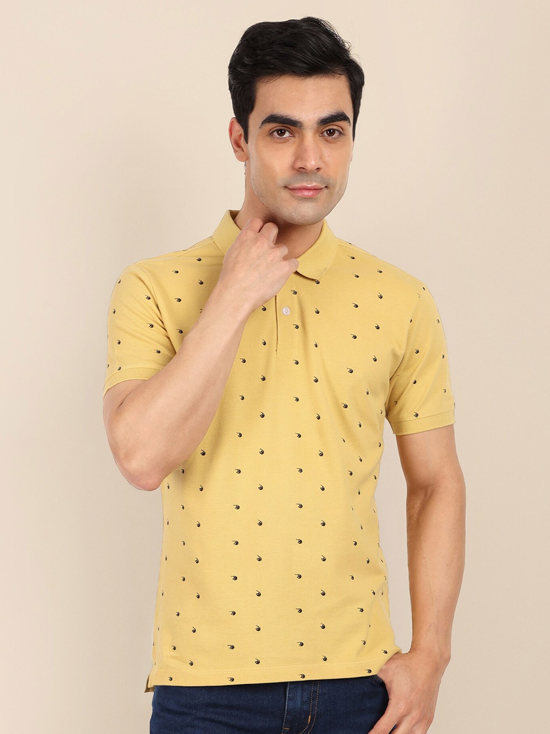 

TOMHIDDLE Conversational Printed Bio-Washed Polo Collar Pure Cotton T-shirt, Yellow