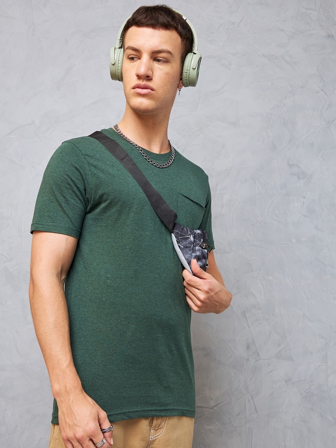 

Bewakoof Round Neck Cotton T-shirt, Green