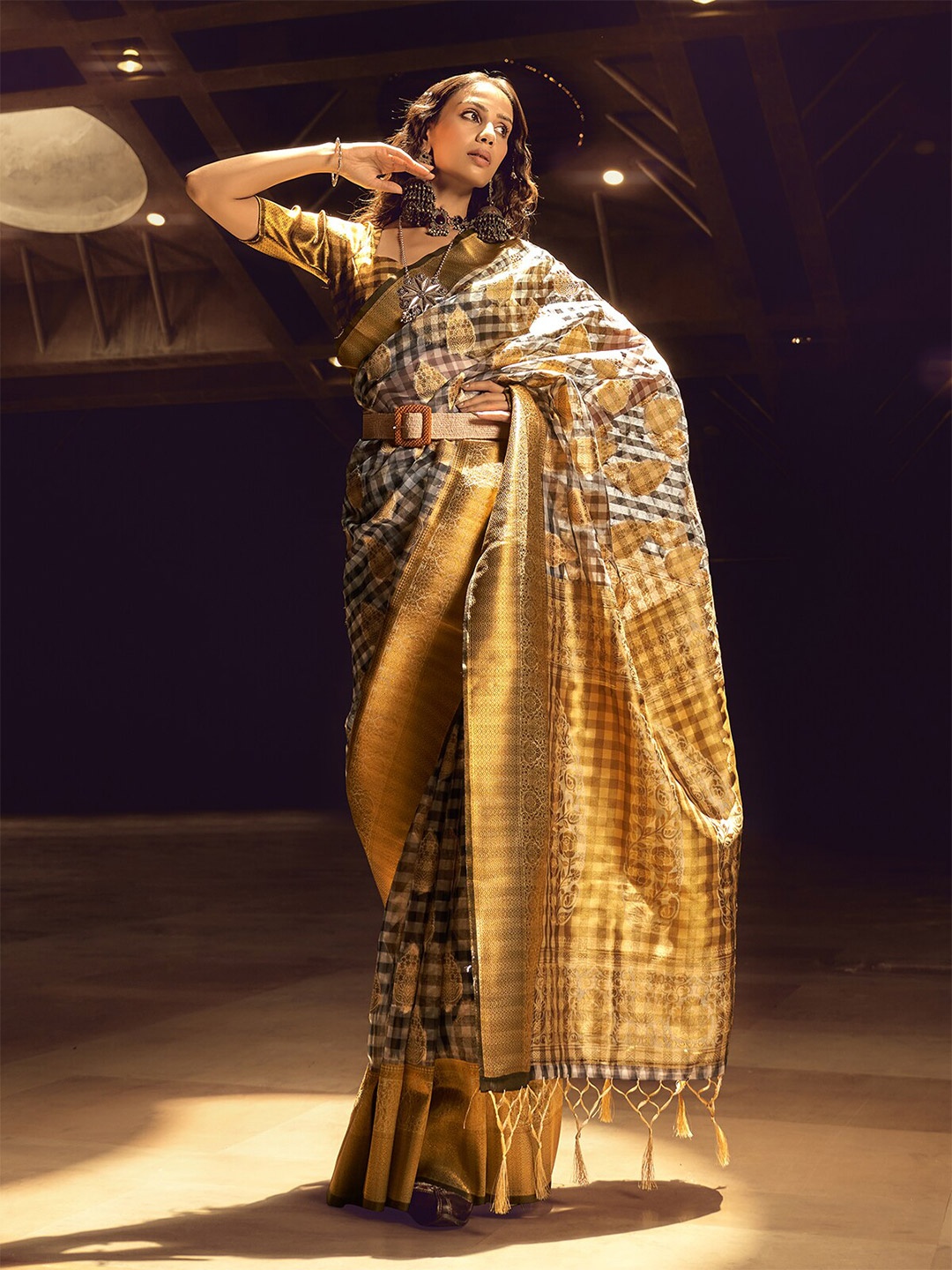

ODETTE Checked Woven Design Zari Saree, Yellow