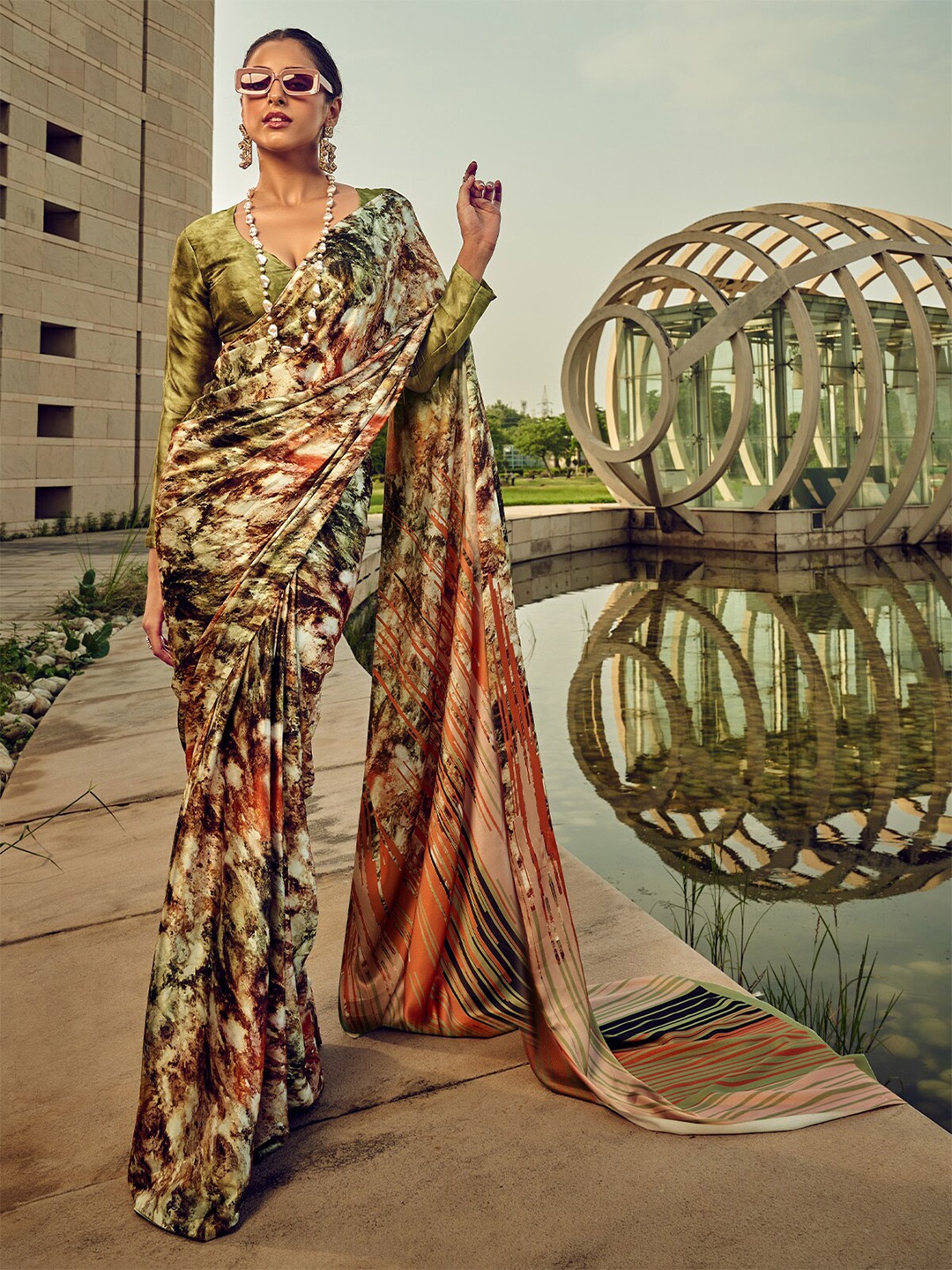 

ODETTE Digital Satin Saree, Green
