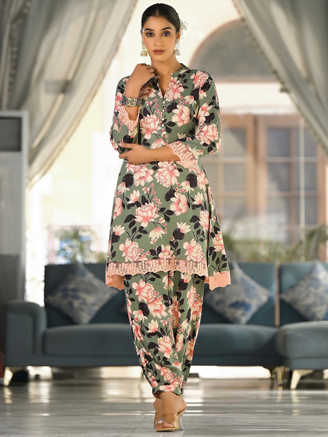 

Varanga Floral Printed Mandarin Collar Co-Ord Set, Green