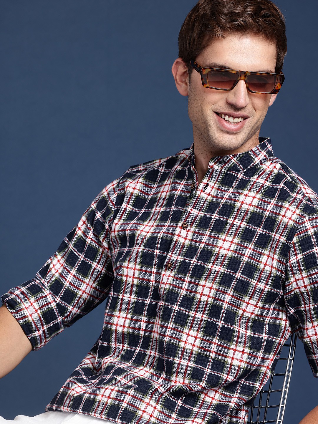 

Mast & Harbour Men Standard Checked Casual Shirt, Navy blue