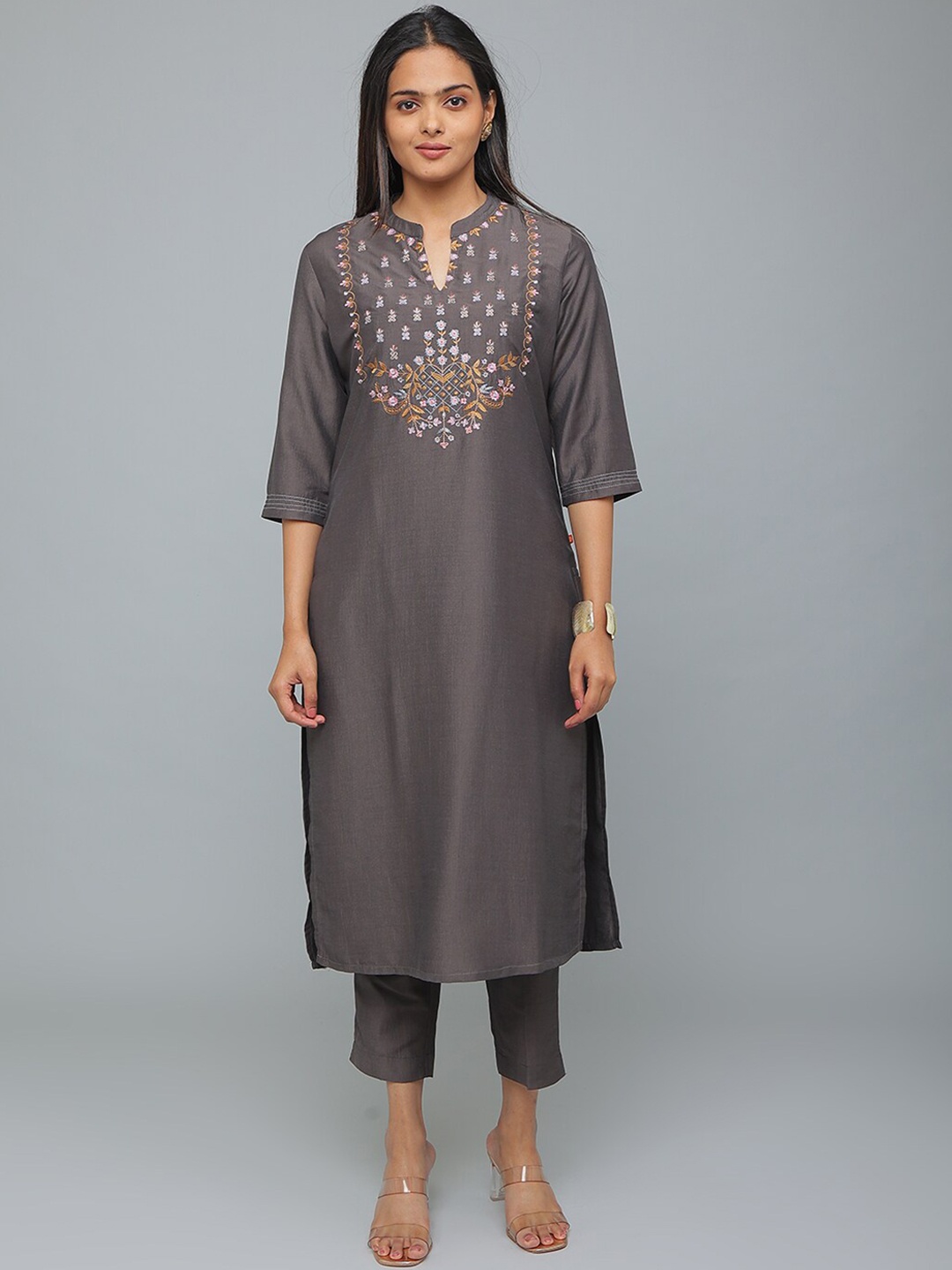 

Alena Ethnic Motifs Yoke design Thread Work Chanderi Silk Kurta With Trouser & Dupatta, Grey