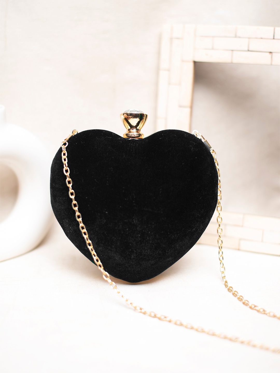 

ARTKLIM Heart Shape Velvet Box Clutch, Black