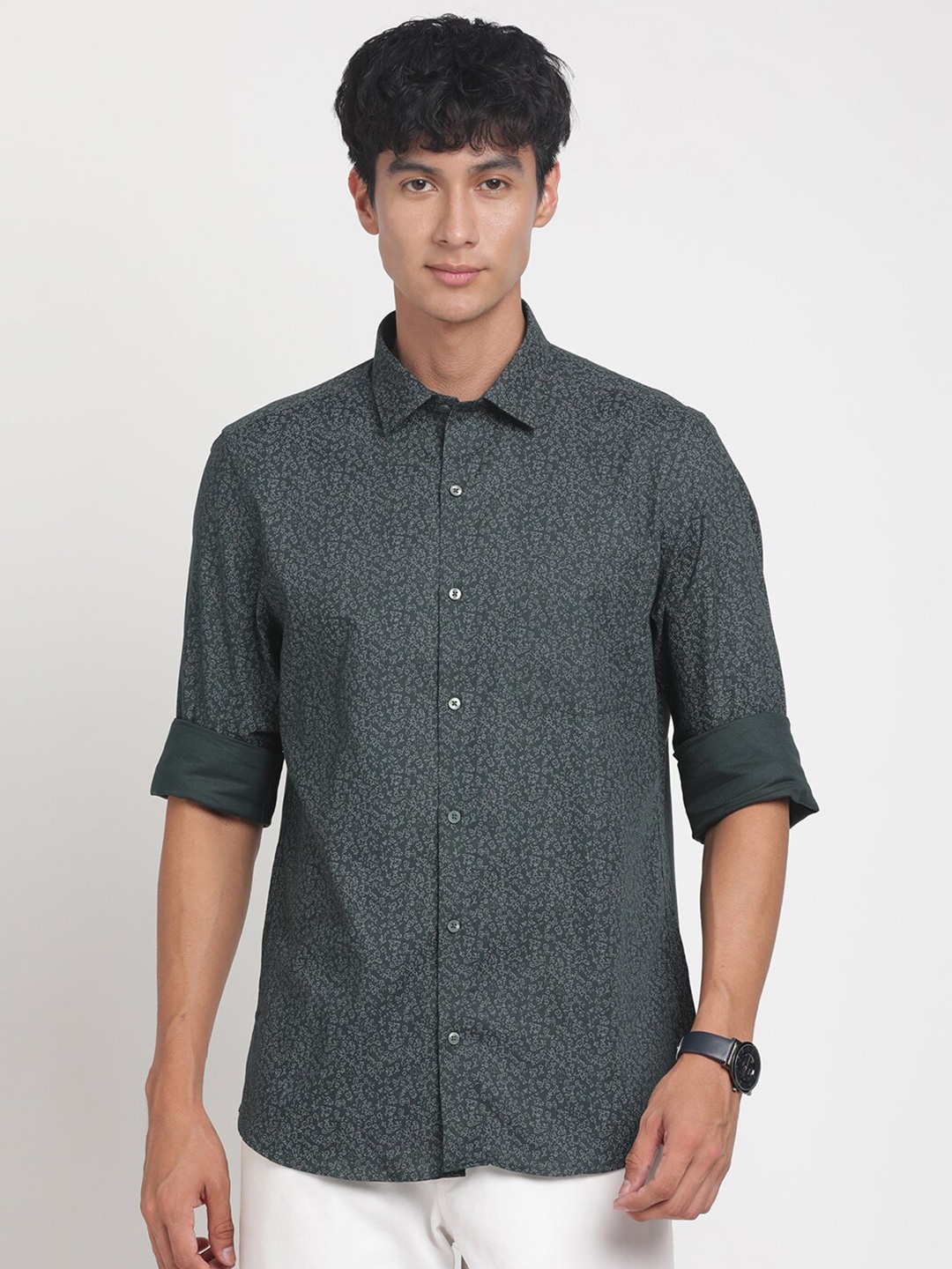 

Turtle Standard Micro Ditsy Printed Spread Collar Cotton Casual Shirt, Green