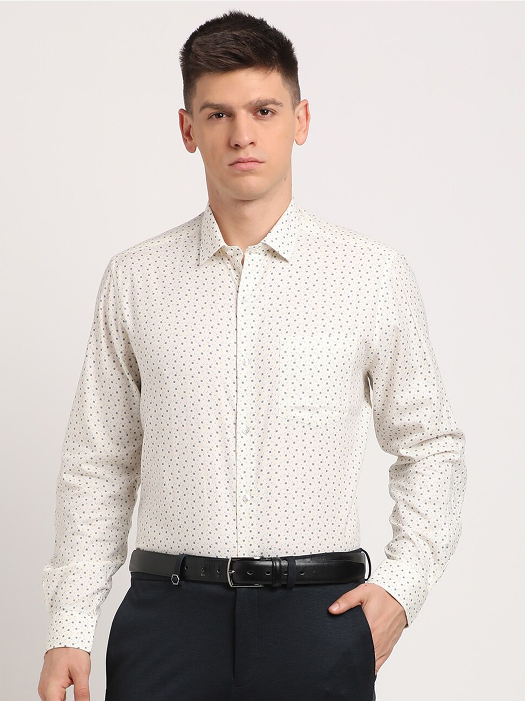 

Turtle Standard Micro Ditsy Printed Spread Collar Cotton Formal Shirt, Beige