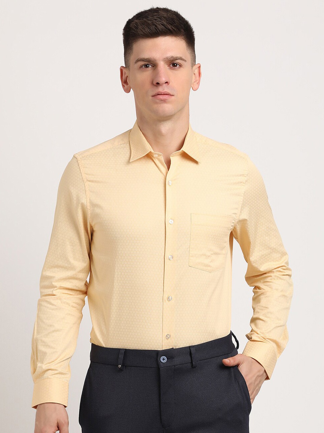 

Turtle Standard Geometric Printed Pure Cotton Formal Shirt, Yellow