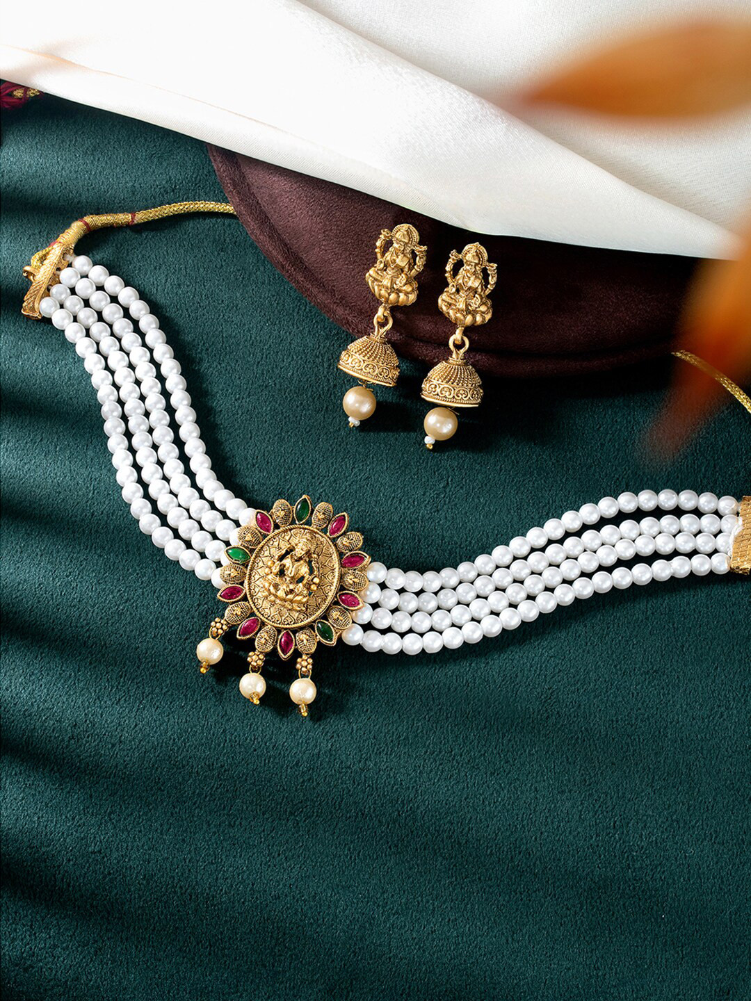 

Peora Gold-Plated Stone-Studded & Pearl-Beaded Jewellery Set