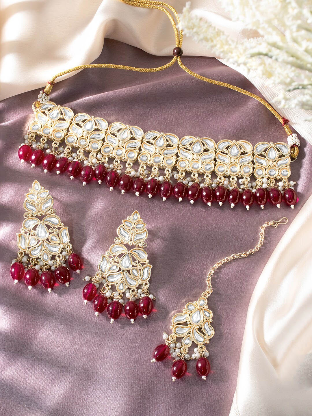 

Peora Gold-Plated Kundan-Studded & Beaded Jewellery Set