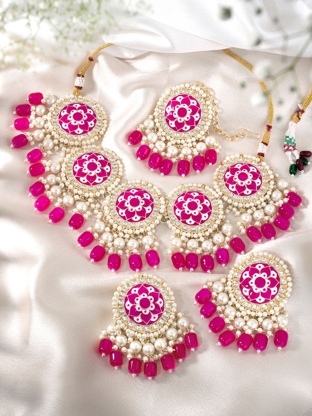 

Peora Gold Plated Kundan-Studded & Beaded Necklace And Earrings With Maang Tika